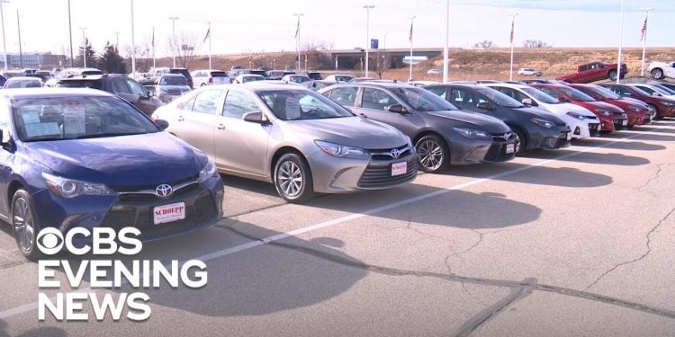 Record 7 million Americans are 90 days behind on car loan payments