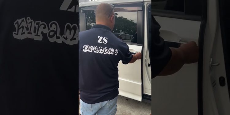 Arrange customer check vehicle condition at workshop