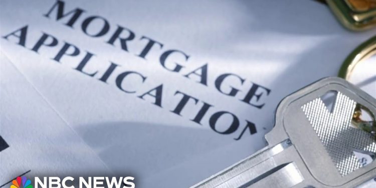 Applications to refinance home loans jump as mortgage rates drop
